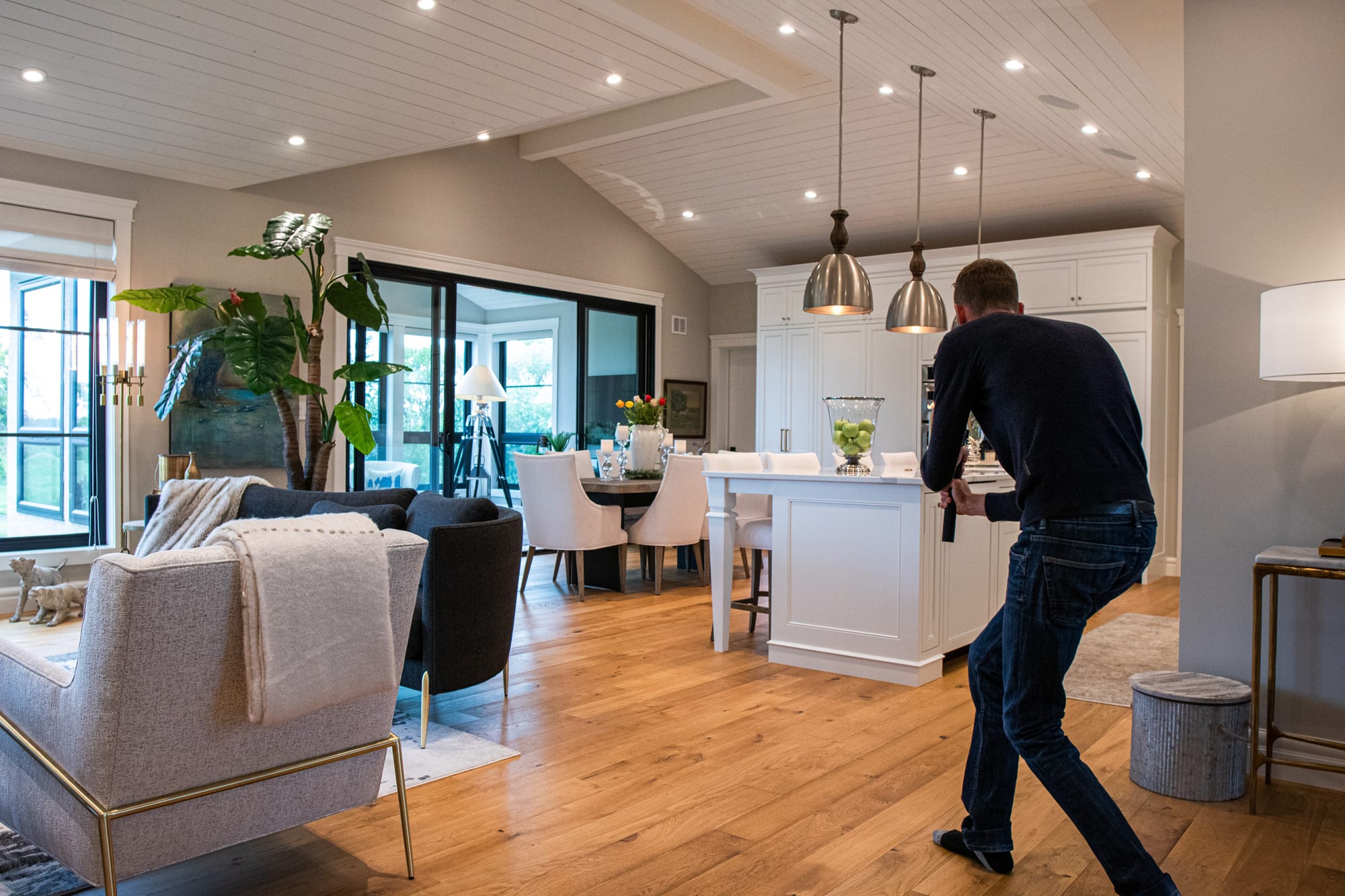 Recording property video: Iconica Communications